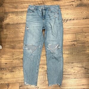 American Eagle distressed Curvy Mom Jean Size 12 Long